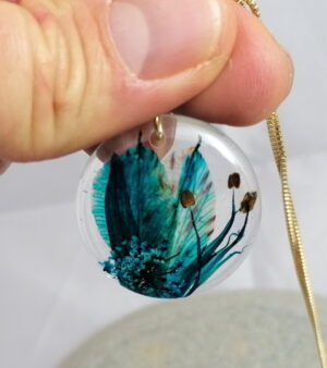 Circle Pressed Flower Necklace - Turquoise