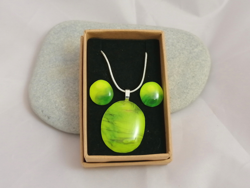 Necklace and Stud Earring Mini Set - Light Green - Image 2