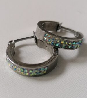 Earring With Iridescent Crystals