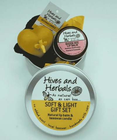 Soft And Light - Lip Balm And Candle Gift Set Tin (Queen Bee) 200-037