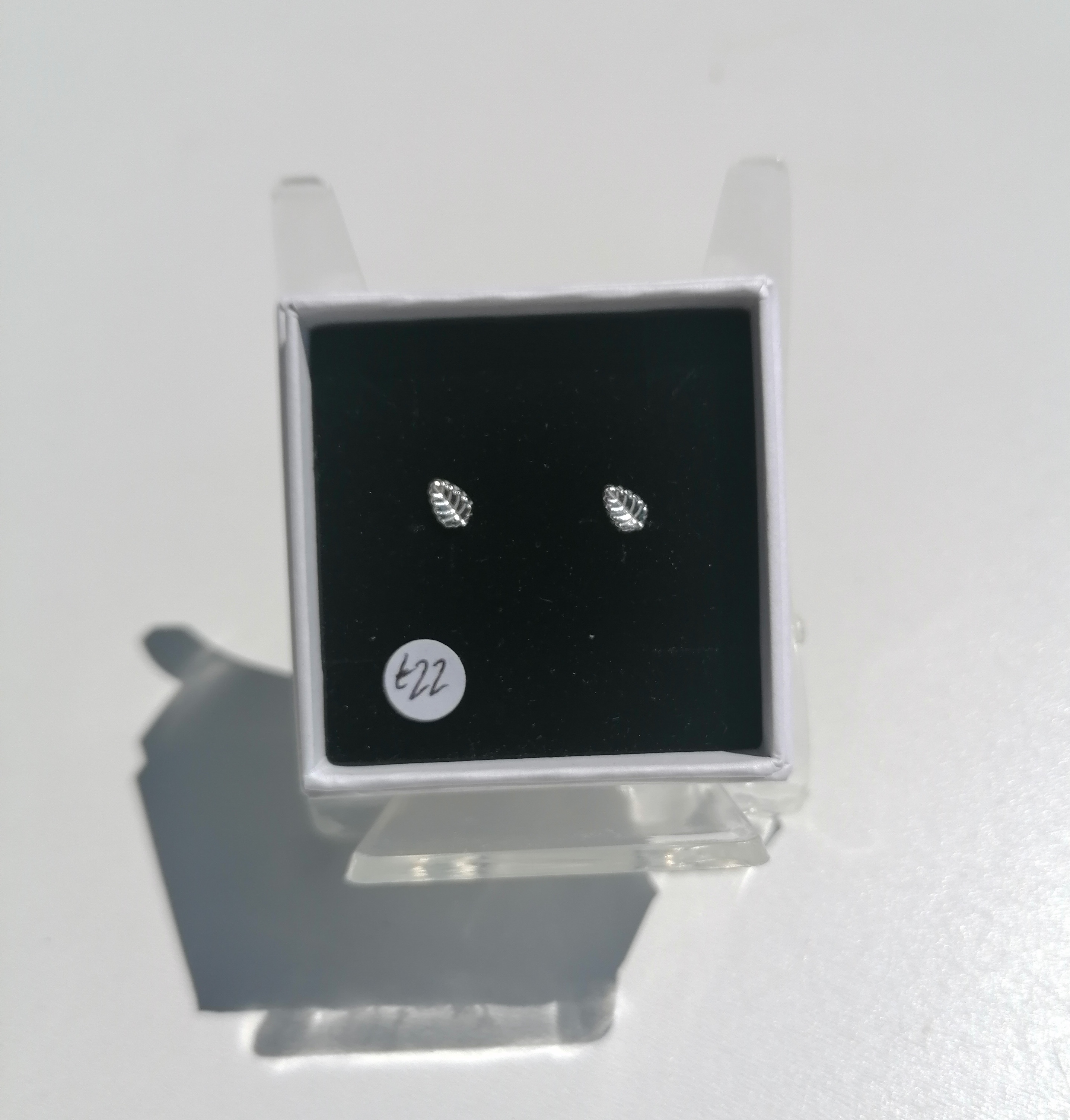 Sterling Silver Stud Earrings - Leaf (Medium) WN-SS-14